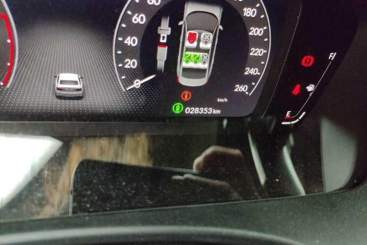 Used Honda Civic 2022 240TURBO CVT Dynamic Edition Odometer Close Up
