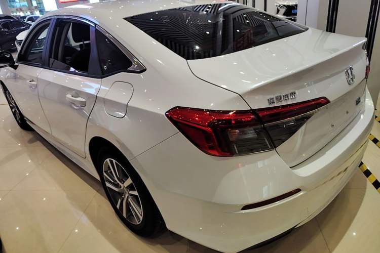 Used Honda Civic 2022 240TURBO CVT Dynamic Edition Rear Left 45 Deg