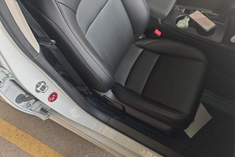 Used Honda Civic 2022 240TURBO CVT Dynamic Edition Right Front Seat