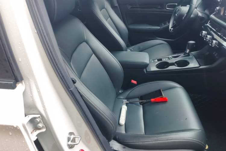 Used Honda Civic 2022 240TURBO CVT Dynamic Edition Right Front Seat