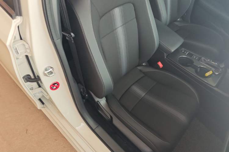 Used Honda Civic 2022 240TURBO CVT Dynamic Edition Right Front Seat