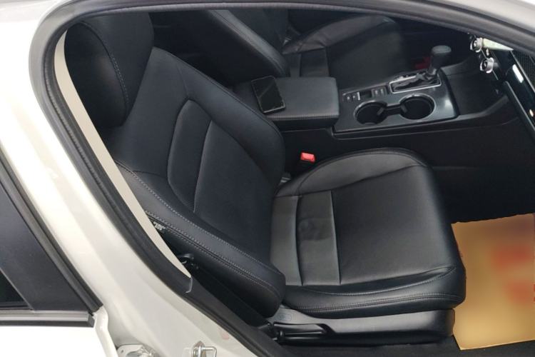 Used Honda Civic 2022 240TURBO CVT Dynamic Edition Right Front Seat
