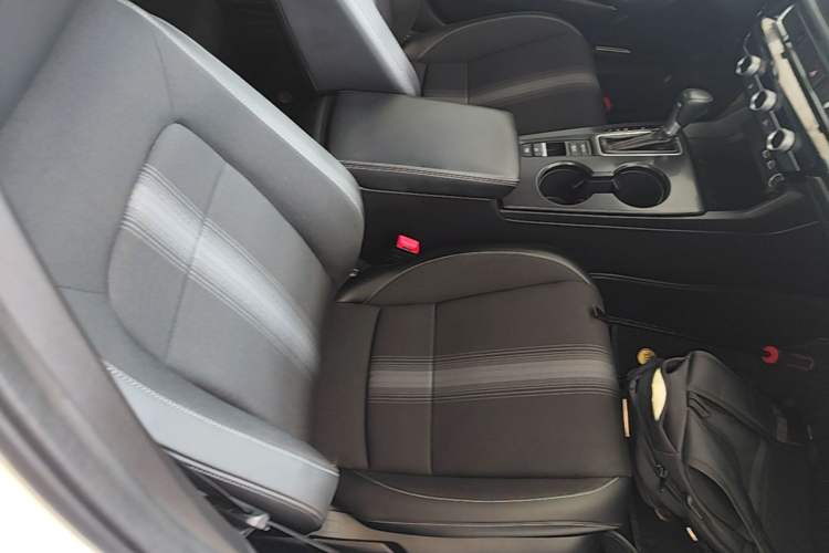 Used Honda Civic 2022 240TURBO CVT Dynamic Edition Right Front Seat
