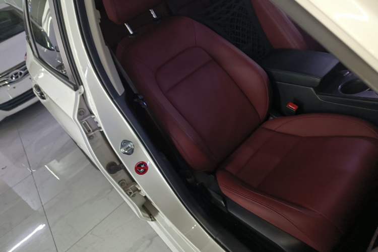 Used Honda Civic 2022 240TURBO CVT Dynamic Edition Right Front Seat