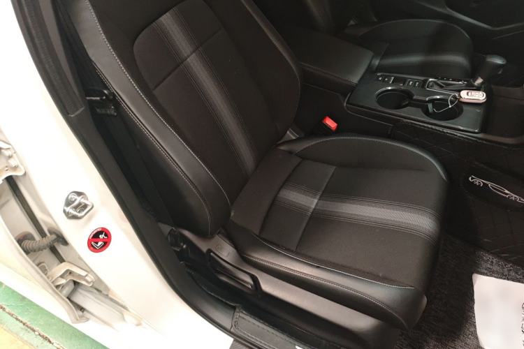 Used Honda Civic 2022 240TURBO CVT Dynamic Edition Right Front Seat
