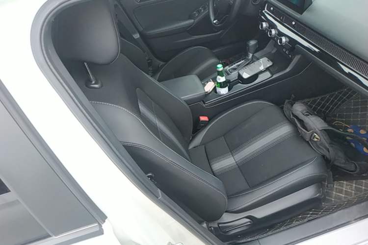 Used Honda Civic 2022 240TURBO CVT Dynamic Edition Right Front Seat