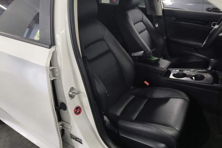 Used Honda Civic 2022 240TURBO CVT Dynamic Edition Right Front Seat