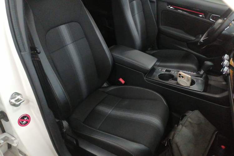 Used Honda Civic 2022 240TURBO CVT Dynamic Edition Right Front Seat