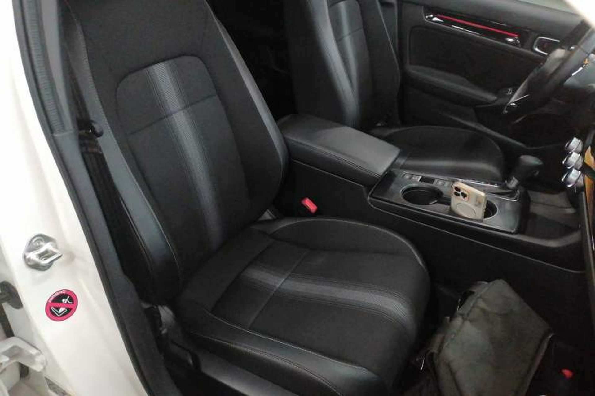 Used Honda Civic 2022 240TURBO CVT Dynamic Edition Right Front Seat