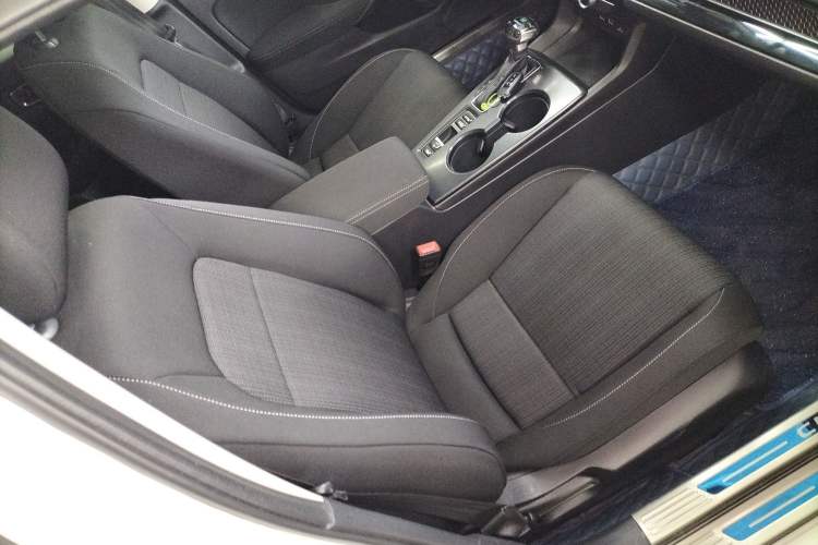 Used Honda Civic 2022 240TURBO CVT Dynamic Edition Right Front Seat