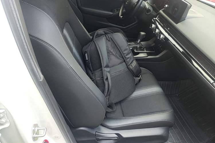 Used Honda Civic 2022 240TURBO CVT Dynamic Edition Right Front Seat