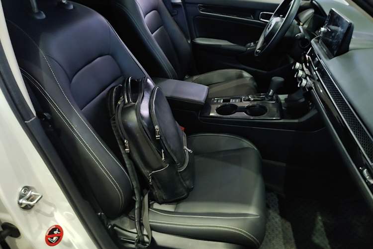 Used Honda Civic 2022 240TURBO CVT Dynamic Edition Right Front Seat