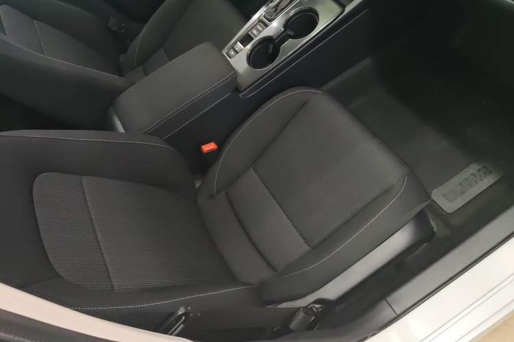 Used Honda Civic 2022 240TURBO CVT Dynamic Edition Right Front Seat