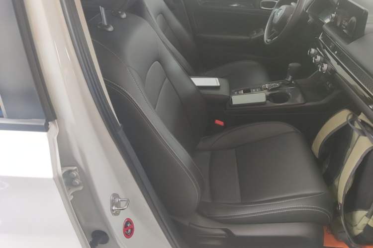 Used Honda Civic 2022 240TURBO CVT Dynamic Edition Right Front Seat