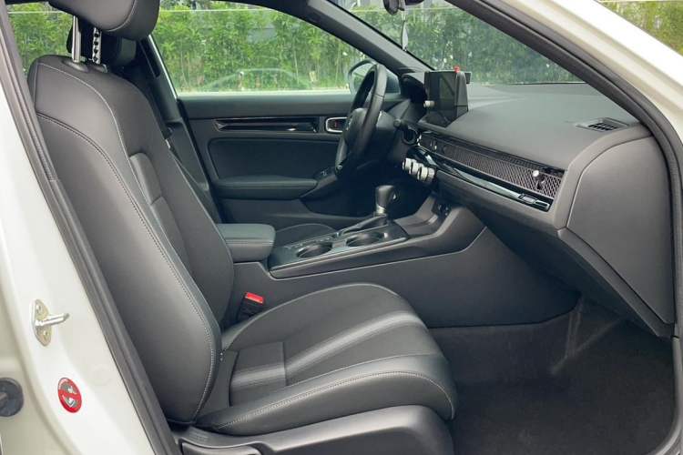 Used Honda Civic 2022 240TURBO CVT Dynamic Edition Right Front Seat