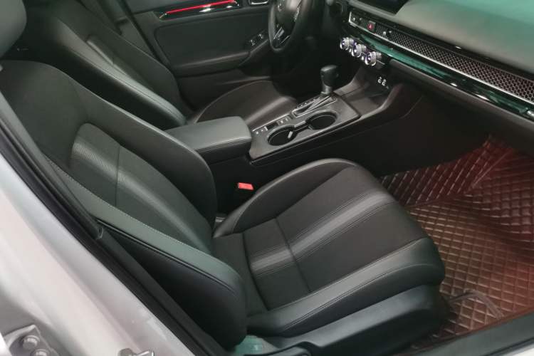 Used Honda Civic 2022 240TURBO CVT Dynamic Edition Right Front Seat
