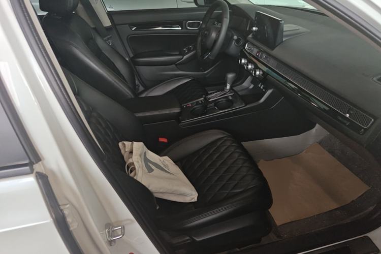 Used Honda Civic 2022 240TURBO CVT Dynamic Edition Right Front Seat