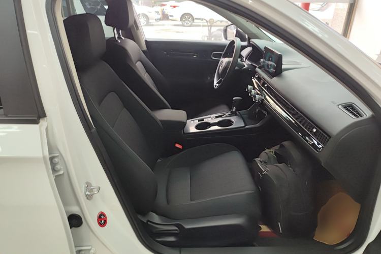 Used Honda Civic 2022 240TURBO CVT Dynamic Edition Right Front Seat