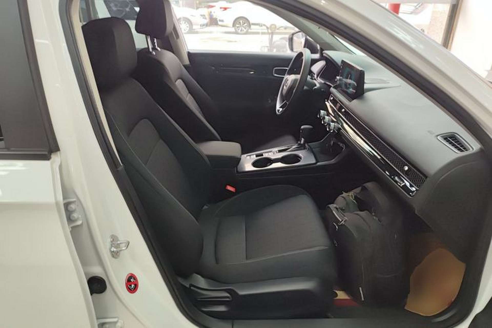Used Honda Civic 2022 240TURBO CVT Dynamic Edition Right Front Seat
