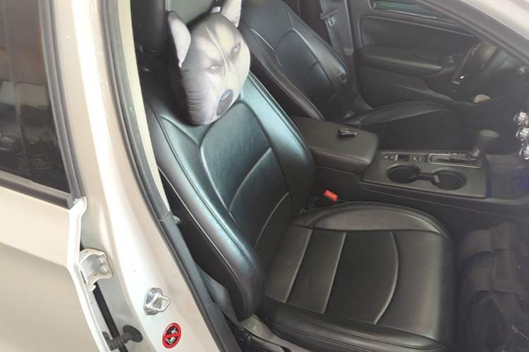 Used Honda Civic 2022 240TURBO CVT Dynamic Edition Right Front Seat