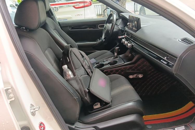 Used Honda Civic 2022 240TURBO CVT Dynamic Edition Right Front Seat