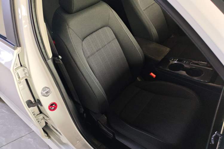 Used Honda Civic 2022 240TURBO CVT Dynamic Edition Right Front Seat