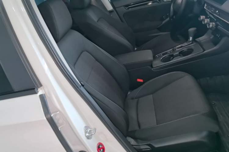 Used Honda Civic 2022 240TURBO CVT Dynamic Edition Right Front Seat