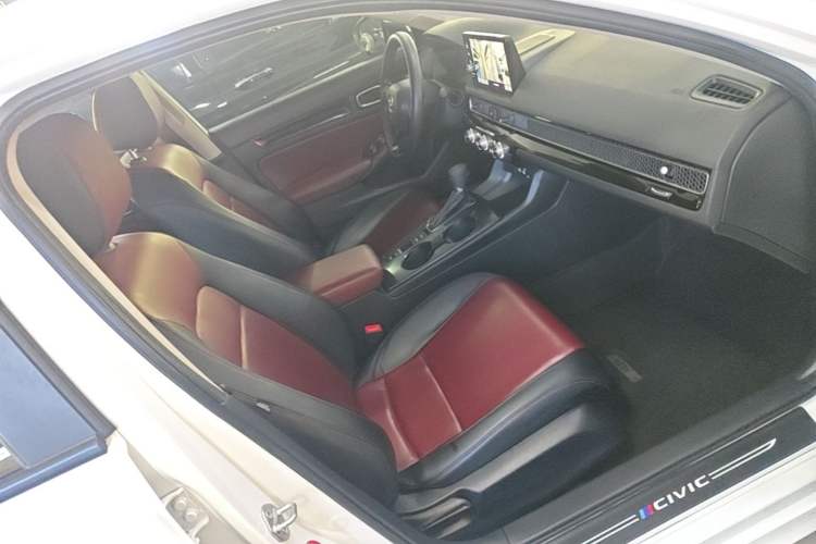 Used Honda Civic 2022 240TURBO CVT Dynamic Edition Right Front Seat