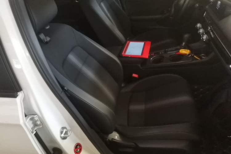 Used Honda Civic 2022 240TURBO CVT Dynamic Edition Right Front Seat