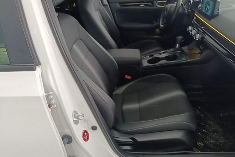 Used Honda Civic 2022 240TURBO CVT Dynamic Edition Right Front Seat