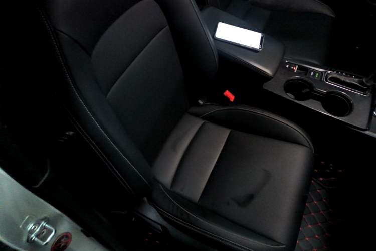 Used Honda Civic 2022 240TURBO CVT Dynamic Edition Right Front Seat