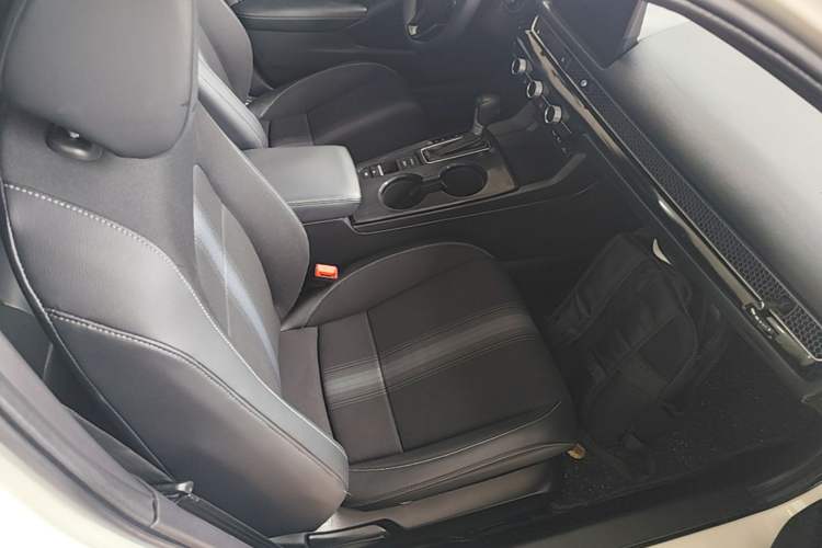 Used Honda Civic 2022 240TURBO CVT Dynamic Edition Right Front Seat