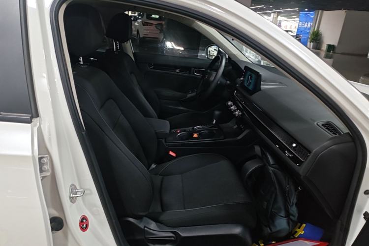 Used Honda Civic 2022 240TURBO CVT Dynamic Edition Right Front Seat
