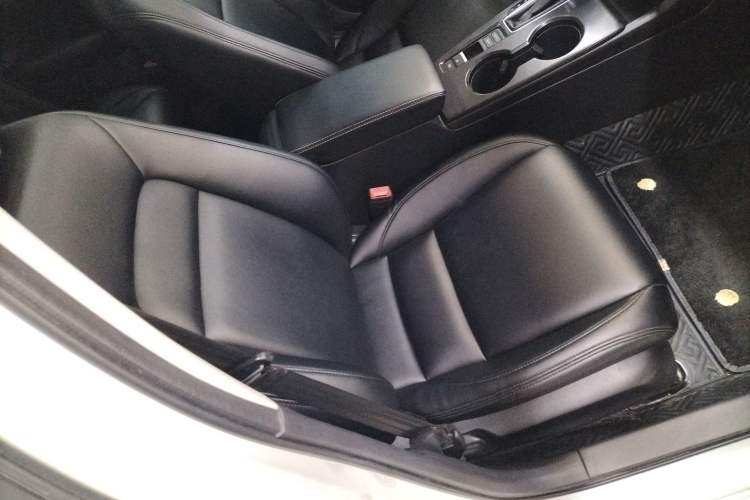 Used Honda Civic 2022 240TURBO CVT Dynamic Edition Right Front Seat