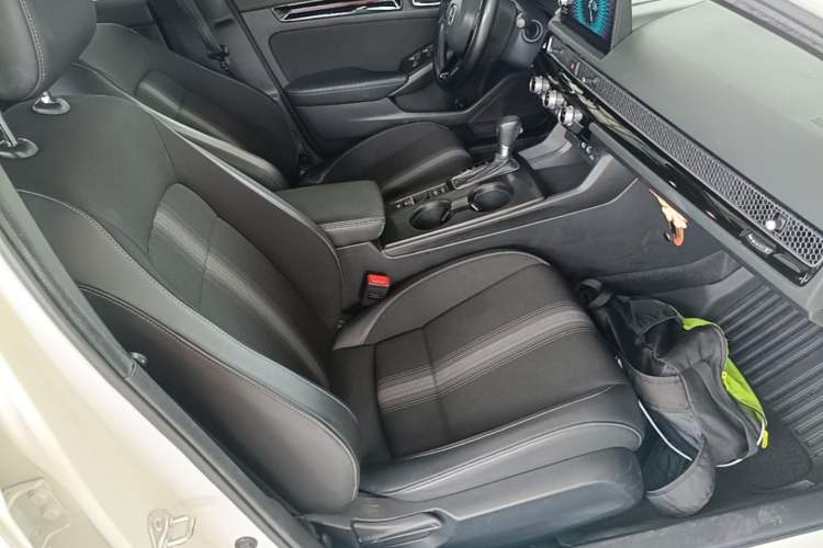Used Honda Civic 2022 240TURBO CVT Dynamic Edition Right Front Seat