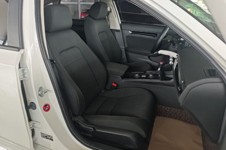 Used Honda Civic 2022 240TURBO CVT Dynamic Edition Right Front Seat