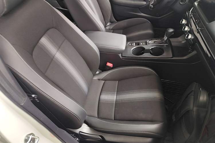 Used Honda Civic 2022 240TURBO CVT Dynamic Edition Right Front Seat