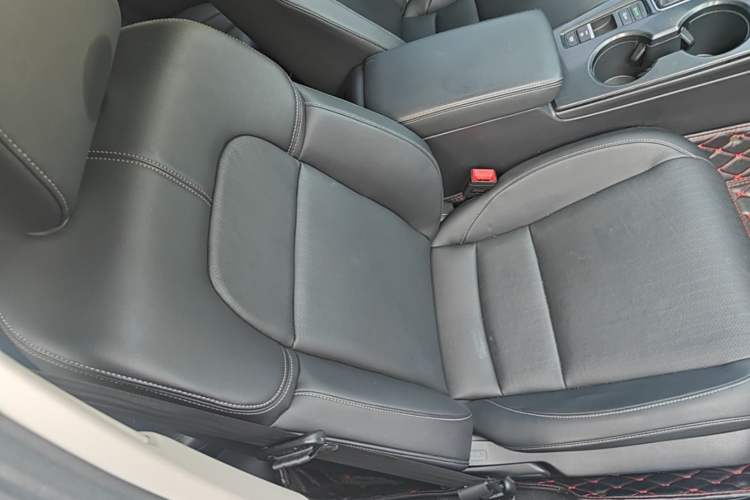 Used Honda Civic 2022 240TURBO CVT Dynamic Control Version Right Front Seat