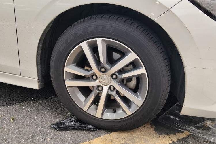 Used Honda Civic 2022 240TURBO CVT Dynamic Edition Right Front Wheel Hub