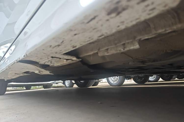 Used Honda Civic 2022 240TURBO CVT Dynamic Edition Right Side Sill