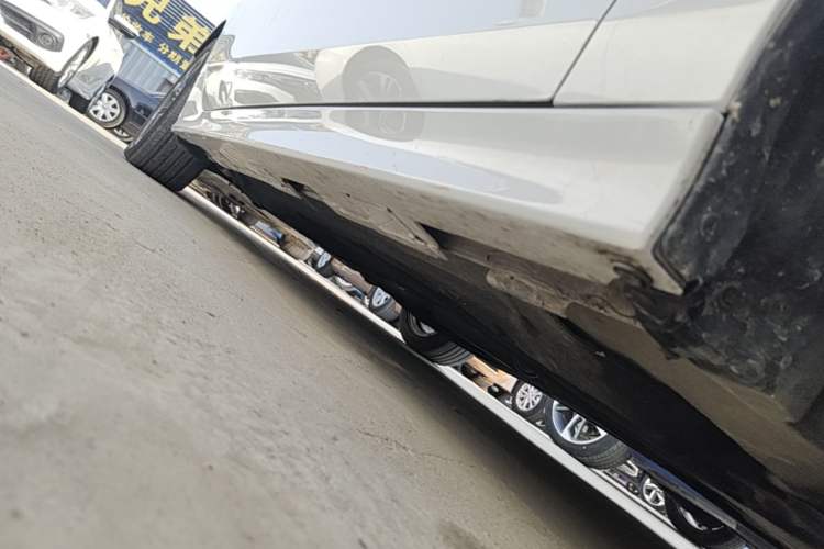 Used Honda Civic 2022 240TURBO CVT Dynamic Control Version Right Side Sill