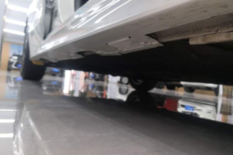 Used Honda Civic 2022 240TURBO CVT Dynamic Edition Right Side Sill