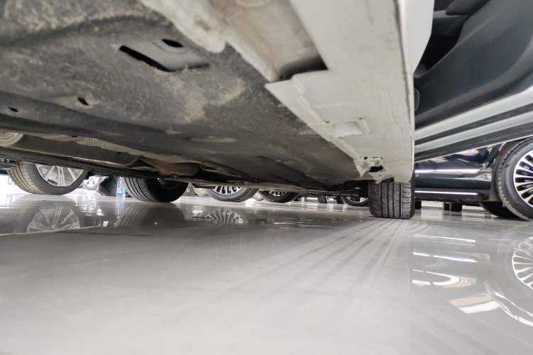 Used Honda Civic 2022 240TURBO CVT Dynamic Edition Right Side Sill