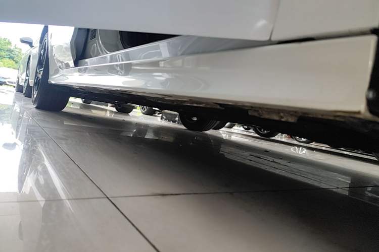 Used Honda Civic 2022 240TURBO CVT Dynamic Edition Right Side Sill
