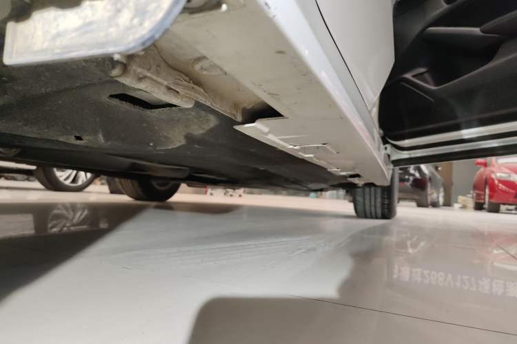 Used Honda Civic 2022 240TURBO CVT Dynamic Edition Right Side Sill