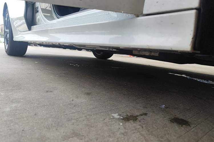 Used Honda Civic 2022 240TURBO CVT Dynamic Edition Right Side Sill