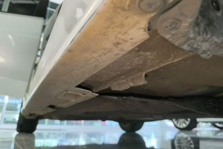 Used Honda Civic 2022 240TURBO CVT Dynamic Edition Right Side Sill