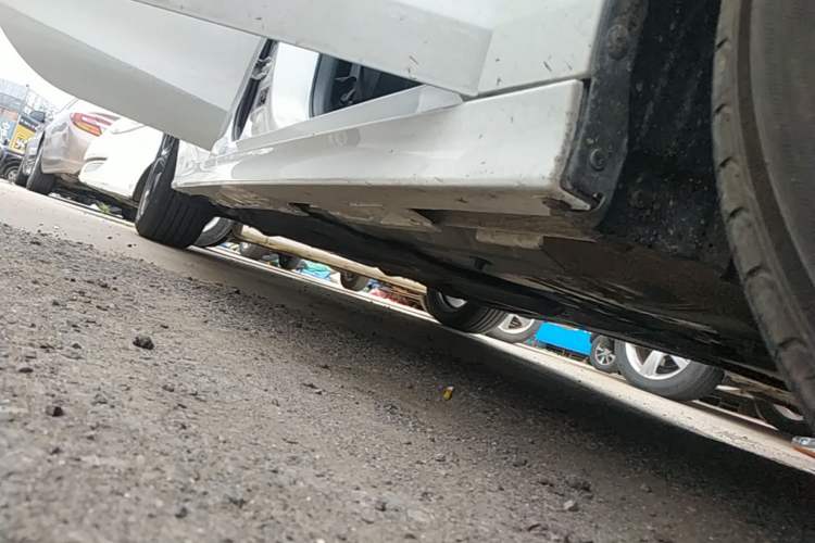 Used Honda Civic 2022 240TURBO CVT Dynamic Edition Right Side Sill