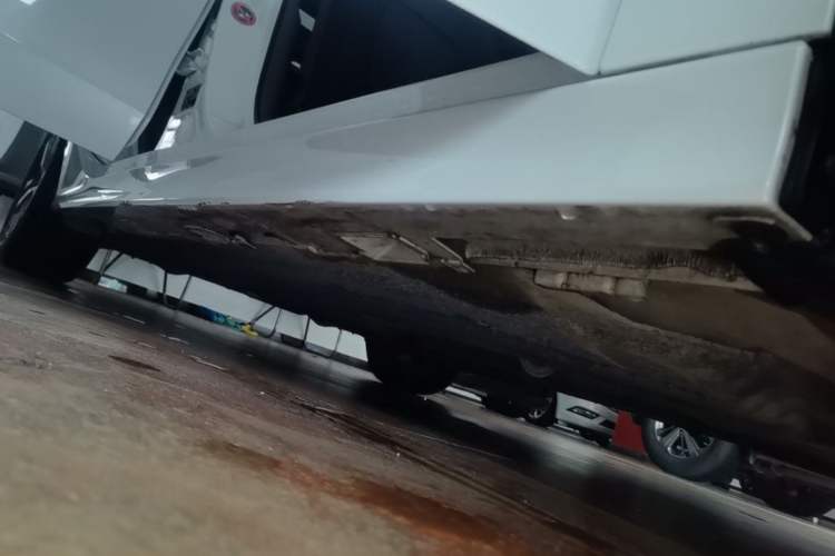 Used Honda Civic 2022 240TURBO CVT Dynamic Edition Right Side Sill