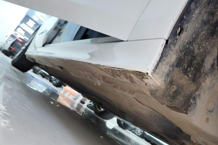 Used Honda Civic 2022 240TURBO CVT Dynamic Edition Right Side Sill